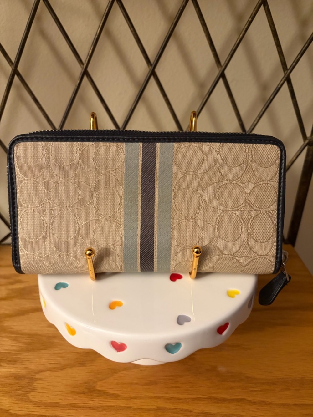 Coach Signature Wallet EUC - Picture 3 of 6